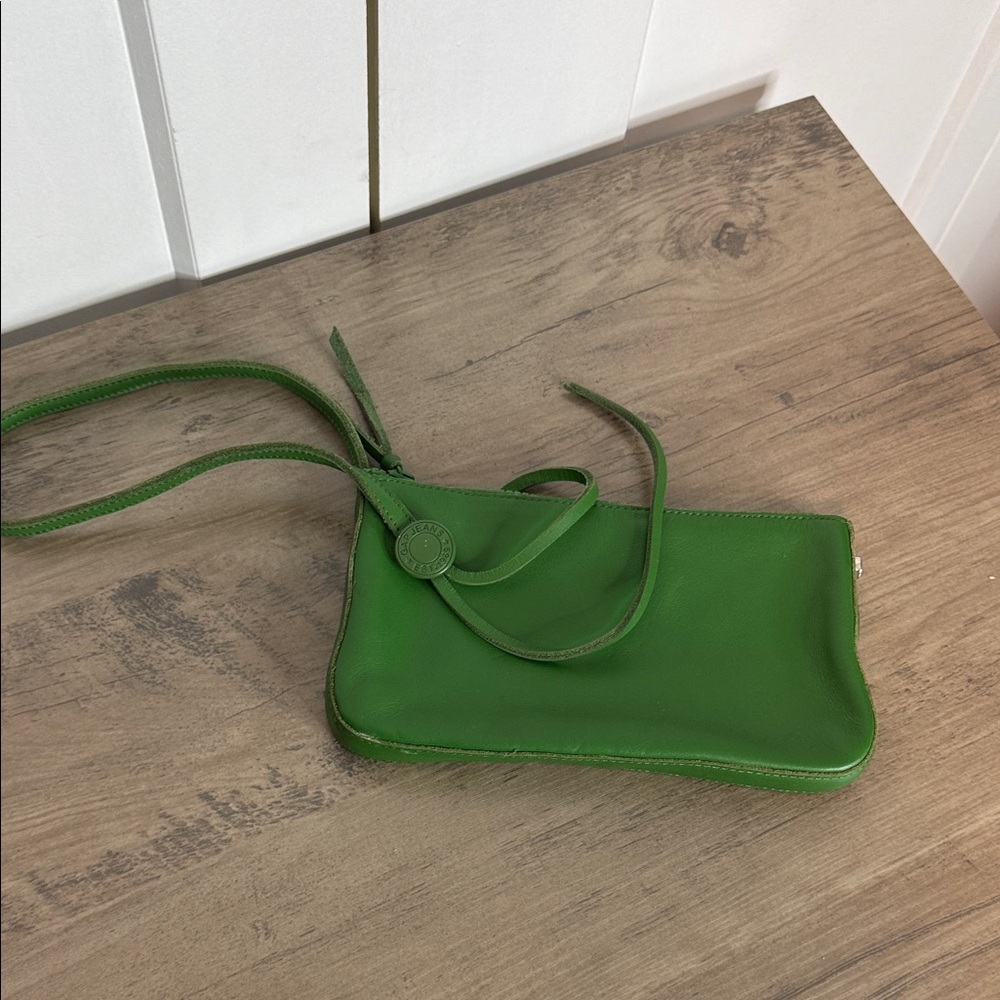 Vintage GAP Vibrant Green Leather Wristlet Clutch